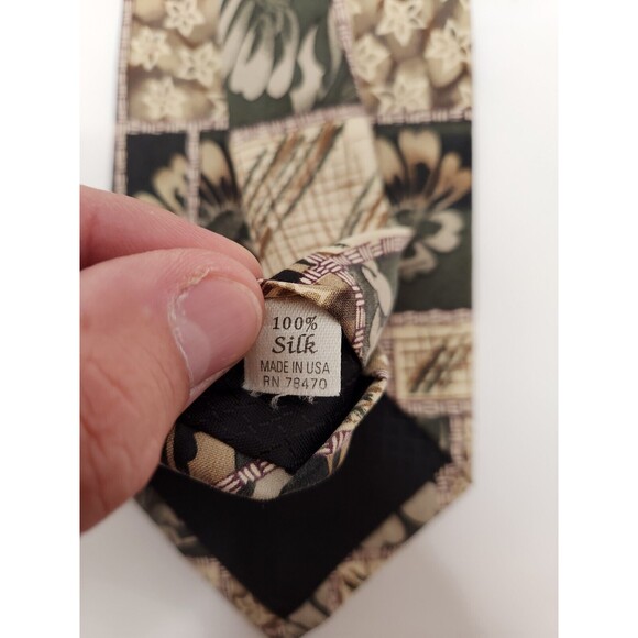 Bass Neck Tie Multicolor Floral 100% Silk Made In USA - Picture 4 of 4